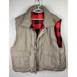 Forest Trail Mens Puffer Vest Size Large Tan Reverses Red & Black Buffalo Plaid